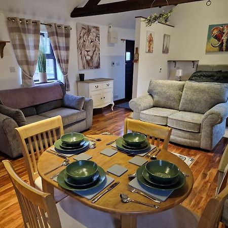 Joiners Arms - Studio Apartments Market Drayton Kültér fotó