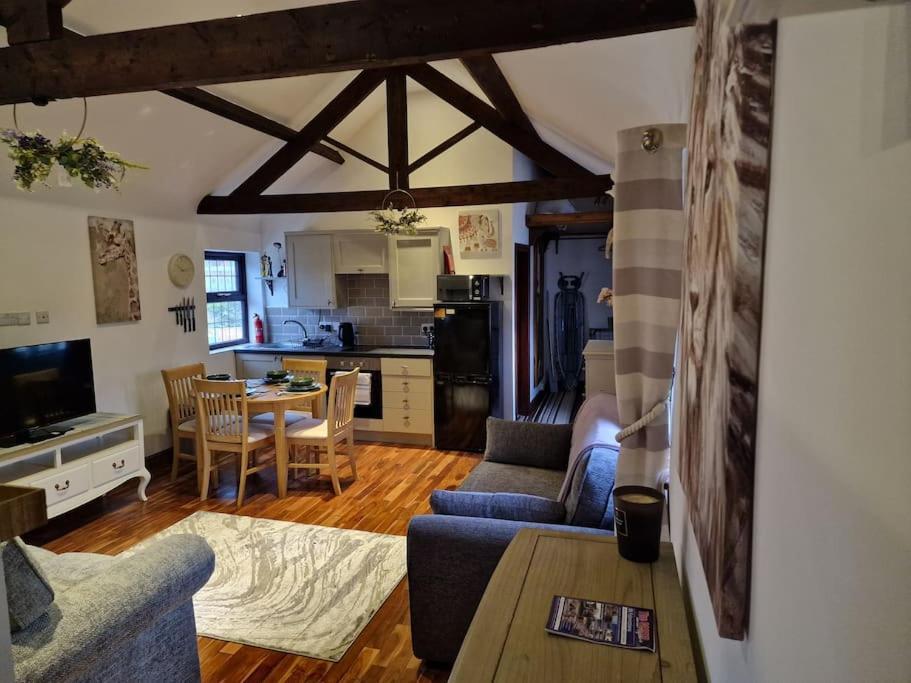 Joiners Arms - Studio Apartments Market Drayton Kültér fotó