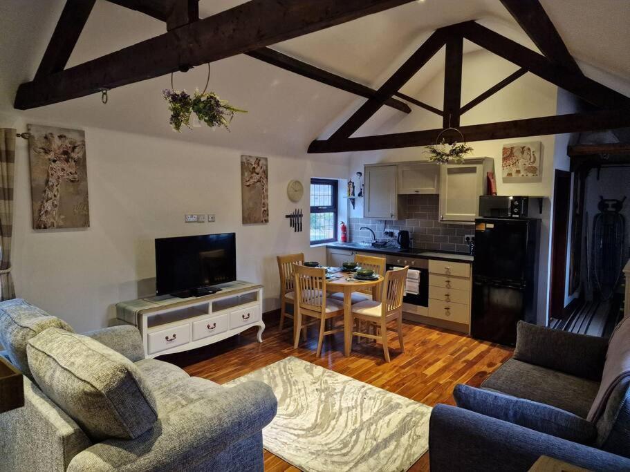 Joiners Arms - Studio Apartments Market Drayton Kültér fotó