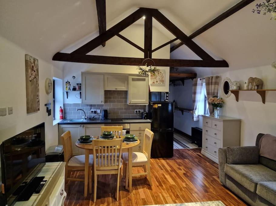 Joiners Arms - Studio Apartments Market Drayton Kültér fotó