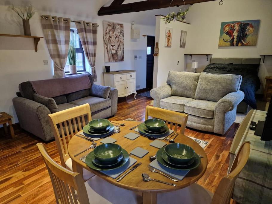 Joiners Arms - Studio Apartments Market Drayton Kültér fotó